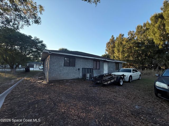 2263 Henry Street NE, Palm Bay, FL 32905