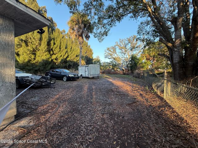 2263 Henry Street NE, Palm Bay, FL 32905