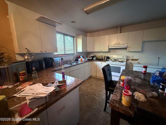 2263 Henry Street NE, Palm Bay, FL 32905