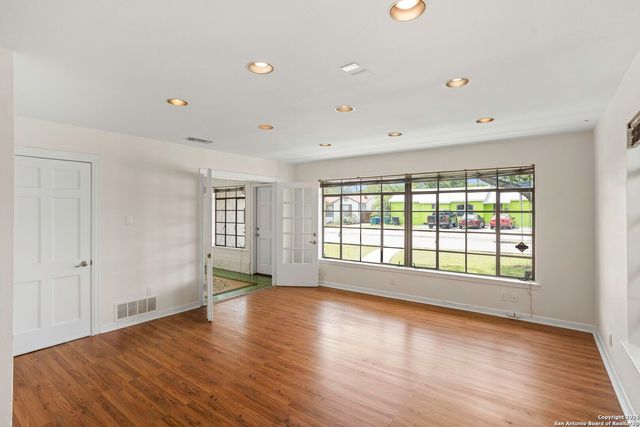 5600 San Pedro Ave, San Antonio, TX 78212