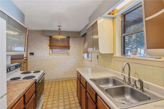 111 Doll Parkway, Syracuse, NY 13214