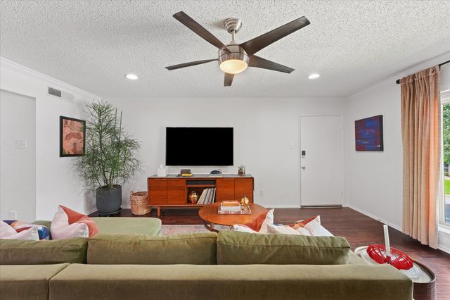 4820 Amesbury Drive 230, Dallas, TX 75206