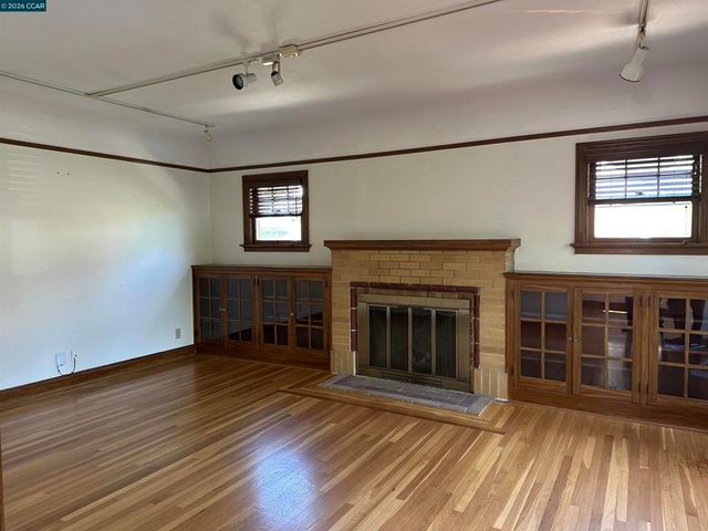 1272 Pine St, Palo Alto, CA 94301