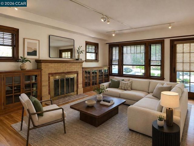 1272 Pine St, Palo Alto, CA 94301