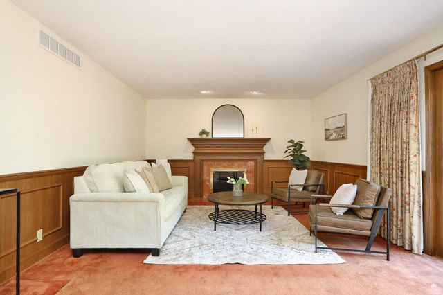 1120 Sharingbrook Dr, Manhattan, KS 66503