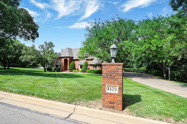 1120 Sharingbrook Dr, Manhattan, KS 66503