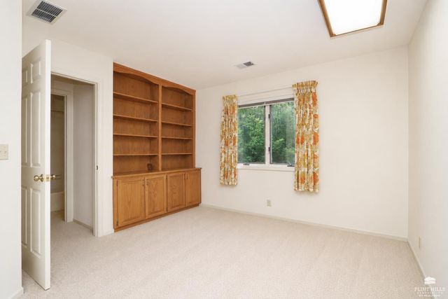 1120 Sharingbrook Dr, Manhattan, KS 66503