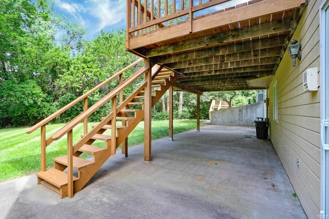 1120 Sharingbrook Dr, Manhattan, KS 66503