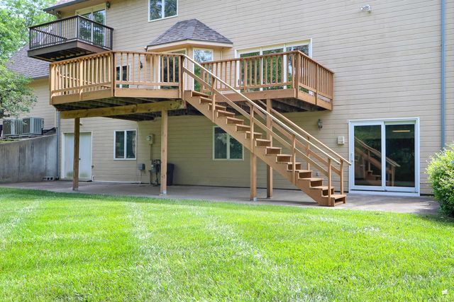 1120 Sharingbrook Dr, Manhattan, KS 66503