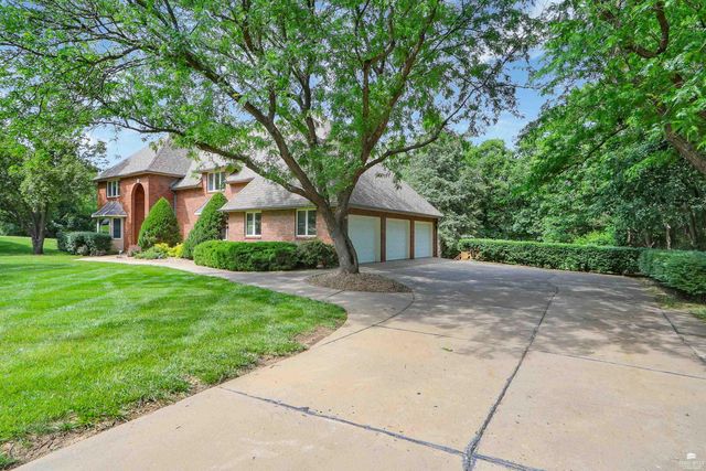 1120 Sharingbrook Dr, Manhattan, KS 66503