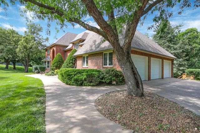 1120 Sharingbrook Dr, Manhattan, KS 66503