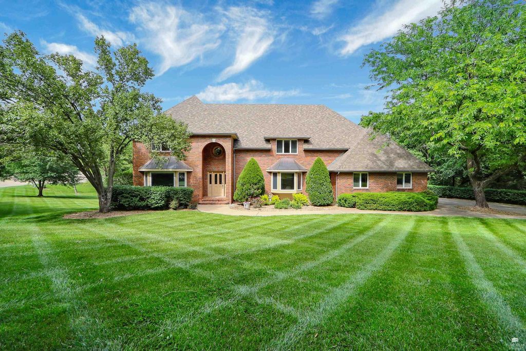 1120 Sharingbrook Dr, Manhattan, KS 66503