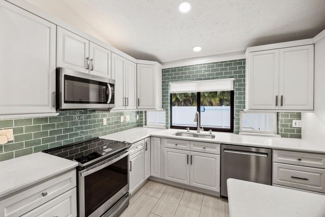 5 Copaire Drive, Sewalls Point, FL 34996