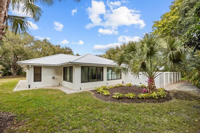 5 Copaire Drive, Sewalls Point, FL 34996