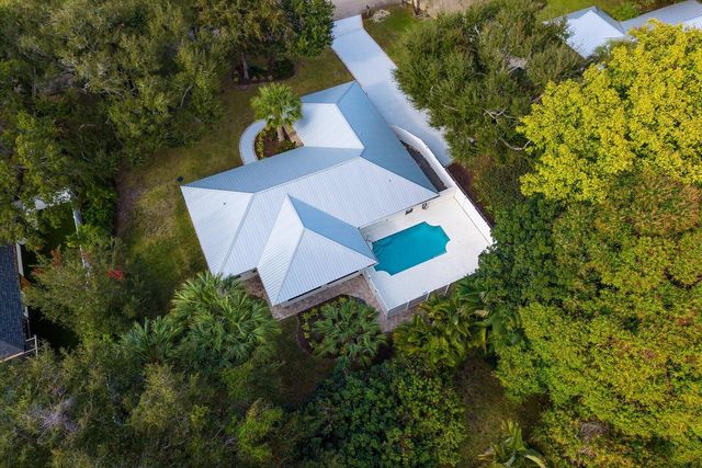 5 Copaire Drive, Sewalls Point, FL 34996
