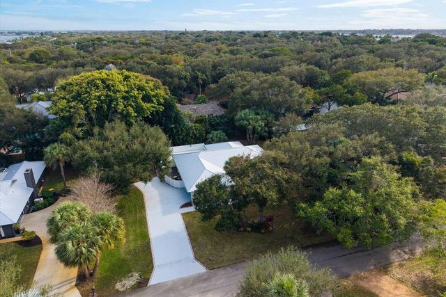 5 Copaire Drive, Sewalls Point, FL 34996