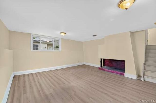 21 Oxford Boulevard, Great Neck, NY 11023
