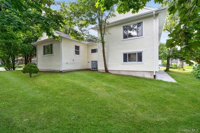 21 Oxford Boulevard, Great Neck, NY 11023