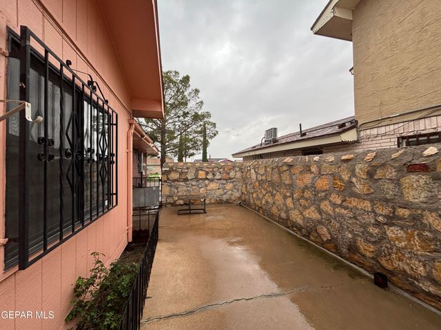 1540 SIERRA DE ORO Drive, El Paso, TX 79936