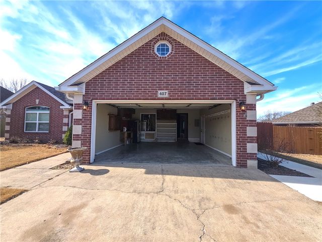 407 Old Forge Drive, Bentonville, AR 72712