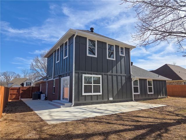 407 Old Forge Drive, Bentonville, AR 72712