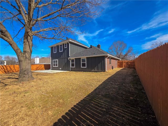 407 Old Forge Drive, Bentonville, AR 72712