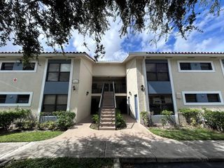 1525 Lake Crystal Drive D, West Palm Beach, FL 33411