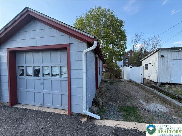 40 Locust, Macungie Boro, PA 18062