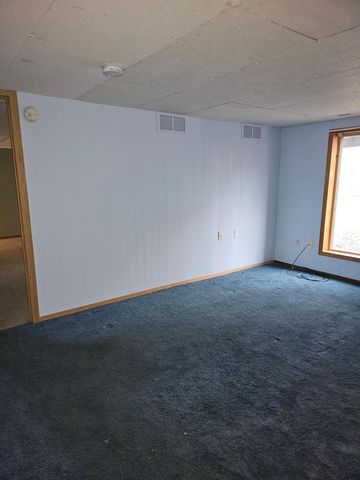 1121 S Vine Street, Fergus Falls, MN 56537