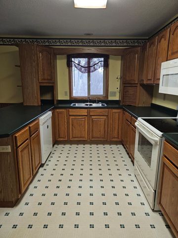 1121 S Vine Street, Fergus Falls, MN 56537