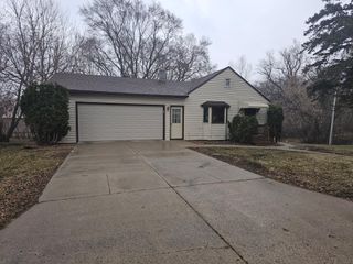 1121 S Vine Street, Fergus Falls, MN 56537