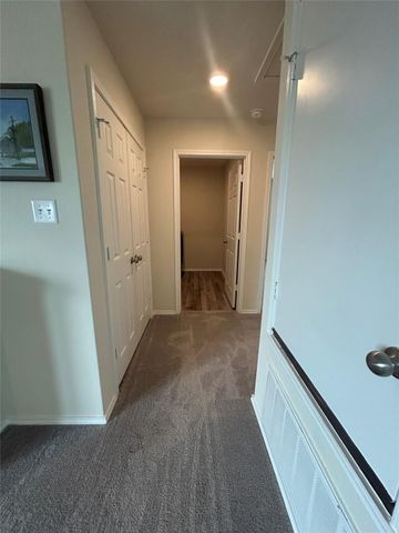 453 Stone Water LN, Jarrell, TX 76537