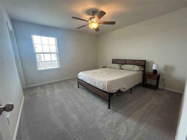 453 Stone Water LN, Jarrell, TX 76537