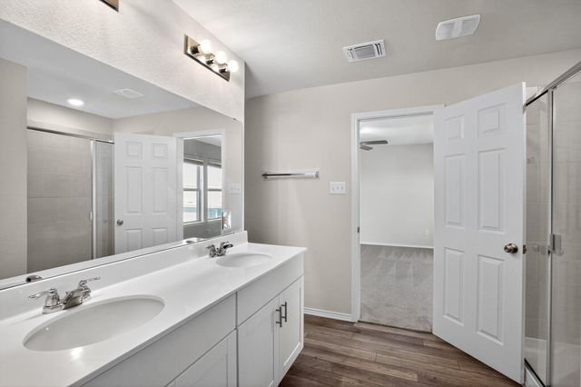 453 Stone Water LN, Jarrell, TX 76537