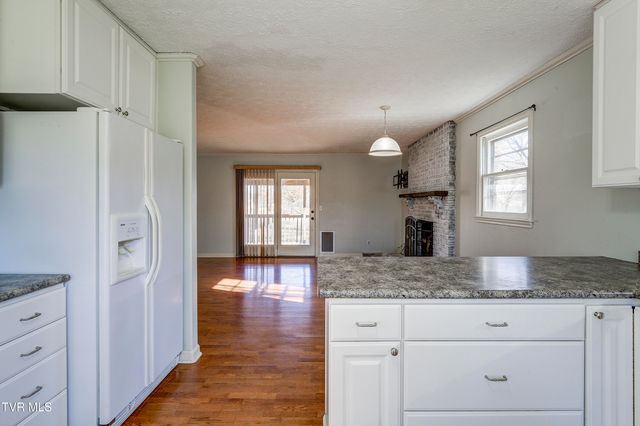 128 Pierce Lane, Johnson City, TN 37604