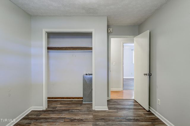 128 Pierce Lane, Johnson City, TN 37604