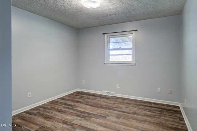 128 Pierce Lane, Johnson City, TN 37604