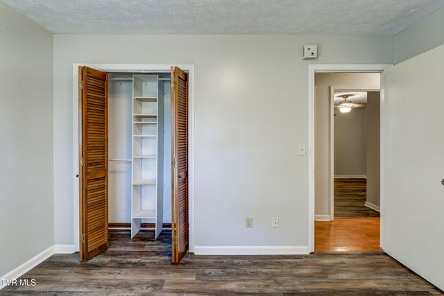 128 Pierce Lane, Johnson City, TN 37604