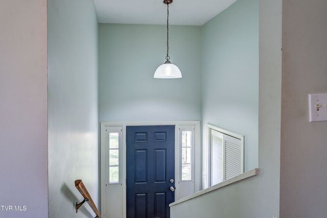 128 Pierce Lane, Johnson City, TN 37604