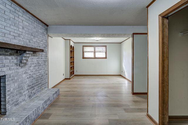 128 Pierce Lane, Johnson City, TN 37604