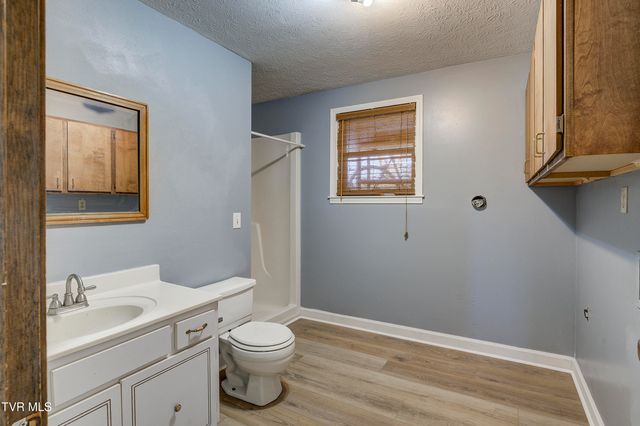 128 Pierce Lane, Johnson City, TN 37604