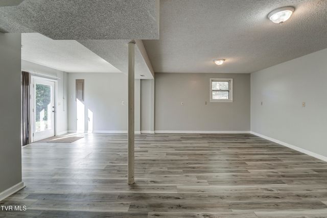 128 Pierce Lane, Johnson City, TN 37604