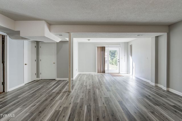 128 Pierce Lane, Johnson City, TN 37604