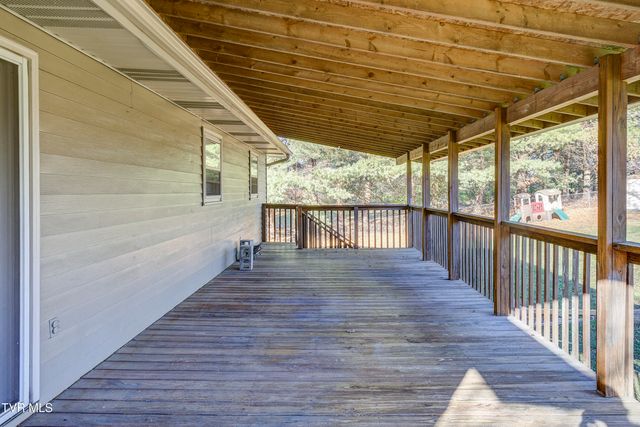 128 Pierce Lane, Johnson City, TN 37604