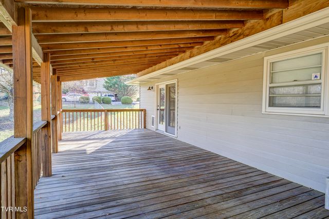 128 Pierce Lane, Johnson City, TN 37604