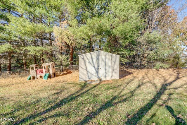 128 Pierce Lane, Johnson City, TN 37604