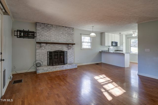 128 Pierce Lane, Johnson City, TN 37604