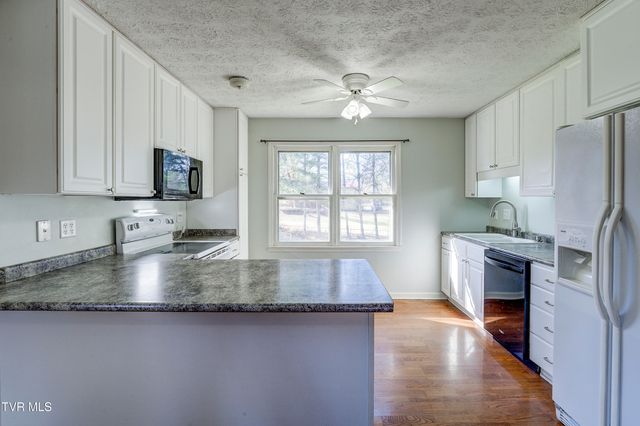 128 Pierce Lane, Johnson City, TN 37604