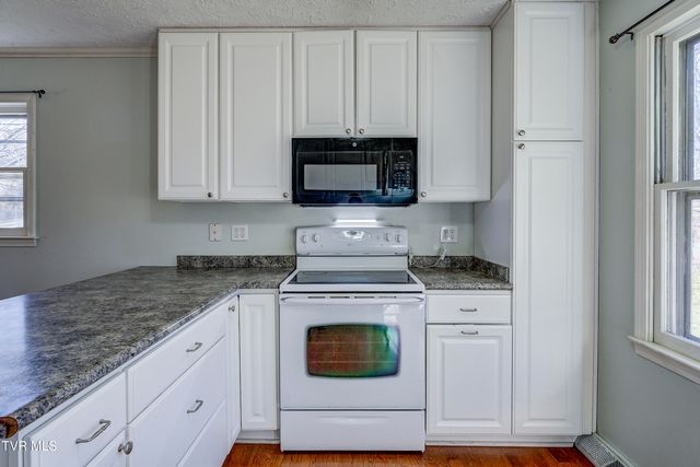 128 Pierce Lane, Johnson City, TN 37604