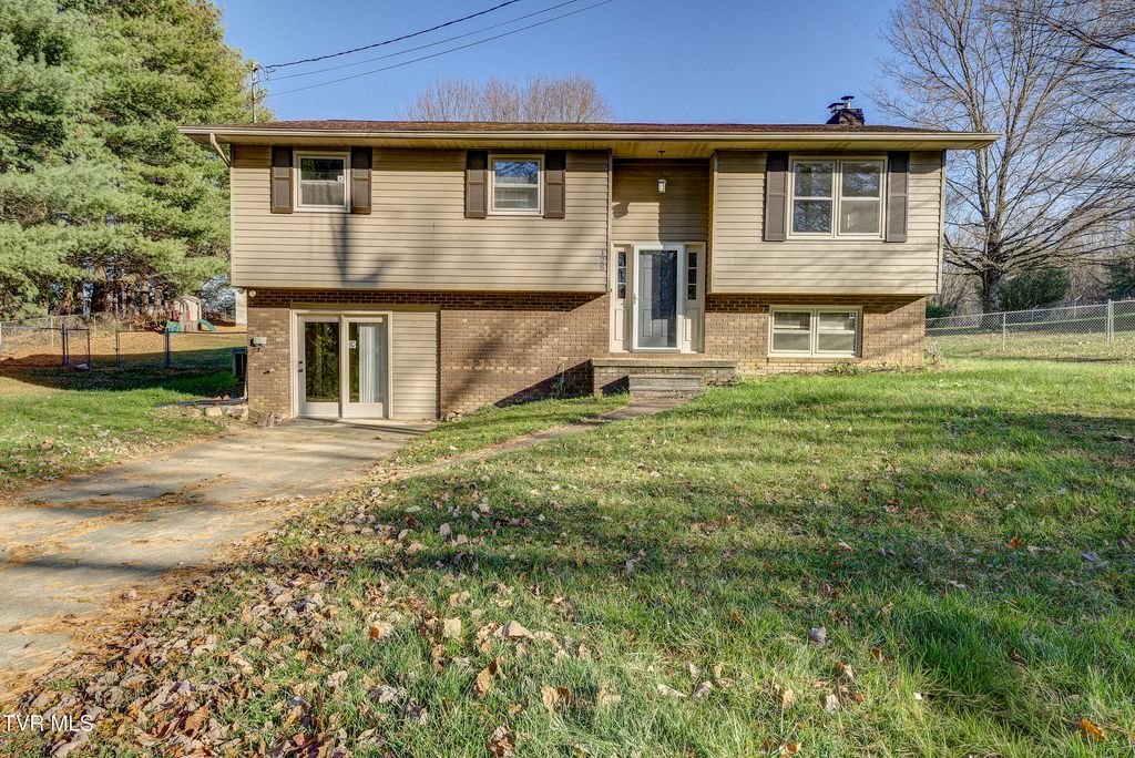128 Pierce Lane, Johnson City, TN 37604